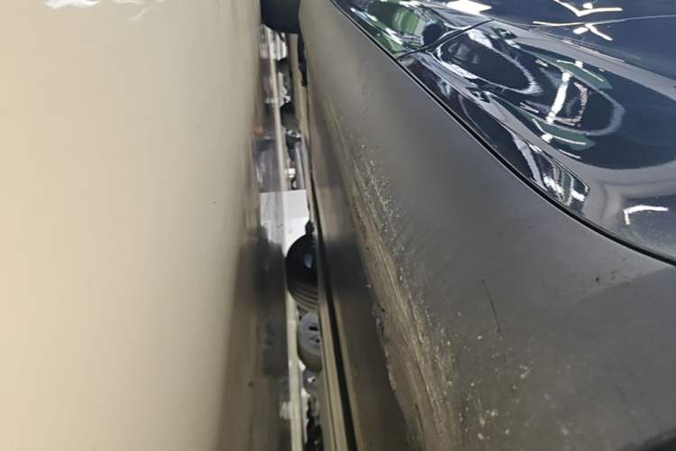 Used Tesla Model Y 2024 Rear-Wheel-Drive Version Left Side Sill