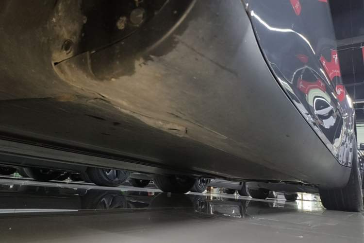 Used Tesla Model Y 2024 Rear-Wheel-Drive Version Left Side Sill