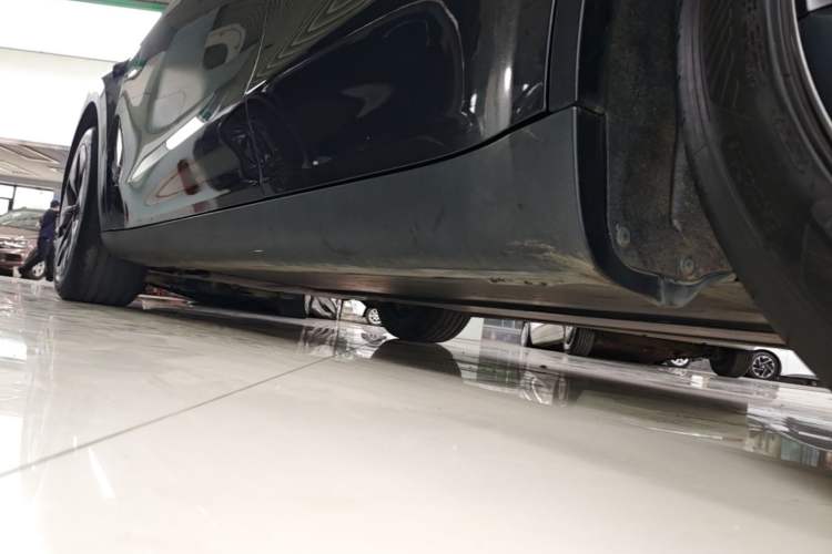 Used Tesla Model Y 2024 Rear-Wheel-Drive Version Left Side Sill