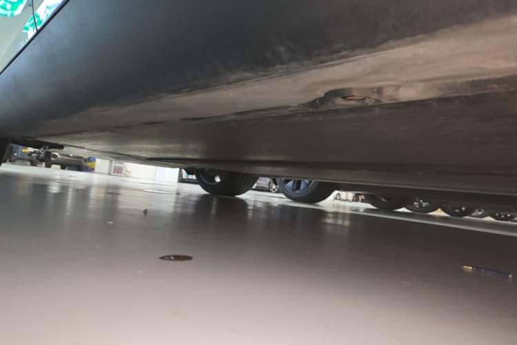 Used Tesla Model Y 2024 Rear-Wheel-Drive Version Left Side Sill