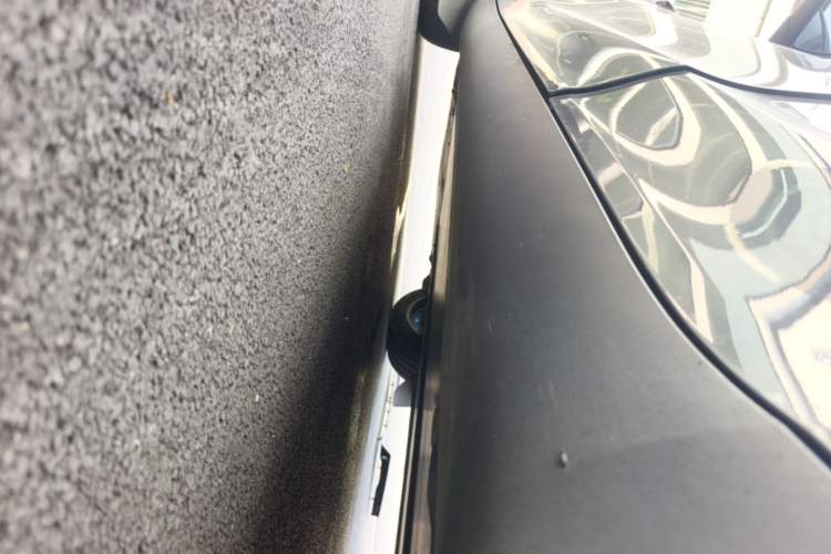 Used Tesla Model Y 2024 Rear-Wheel-Drive Version Left Side Sill