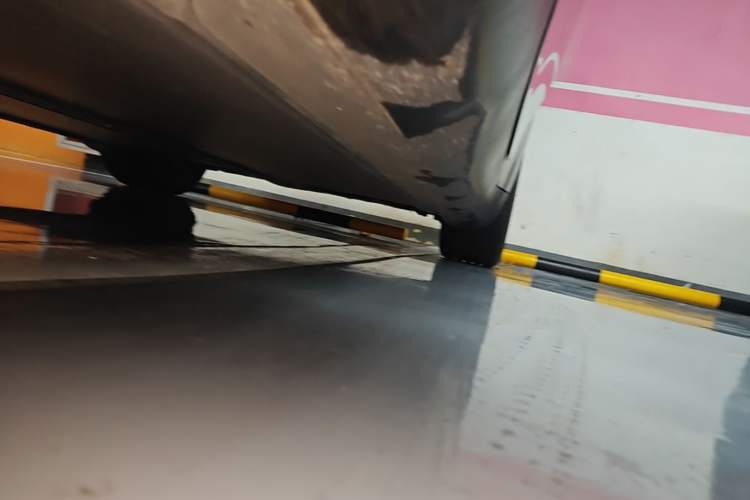 Used Tesla Model Y 2024 Rear-Wheel-Drive Version Left Side Sill