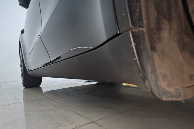 Used Tesla Model Y 2024 Rear-Wheel-Drive Version Left Side Sill