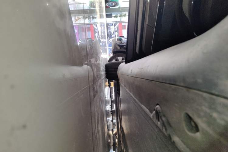 Used Tesla Model Y 2024 Rear-Wheel-Drive Version Left Side Sill