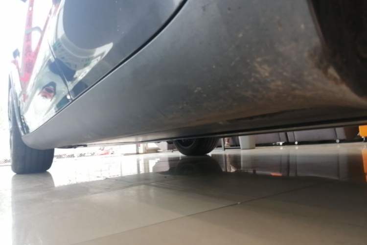 Used Tesla Model Y 2024 Rear-Wheel-Drive Version Left Side Sill