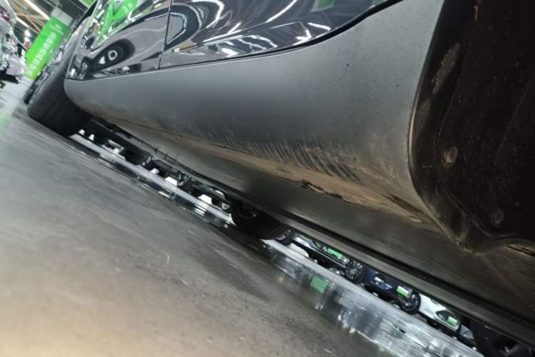 Used Tesla Model Y 2024 Rear-Wheel-Drive Version Left Side Sill