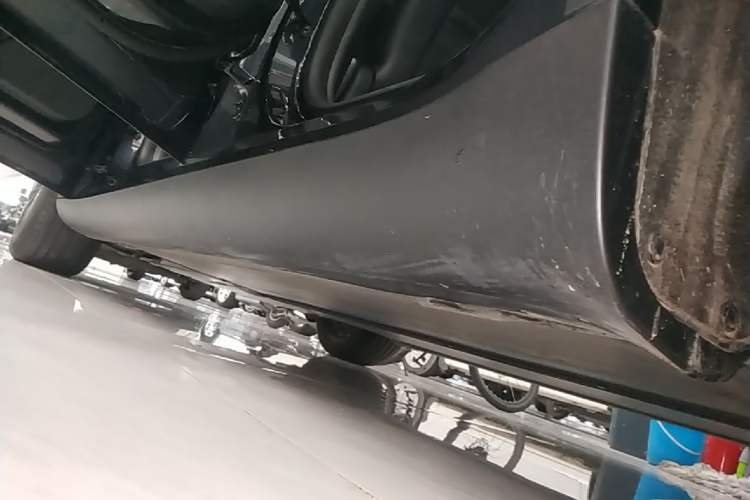 Used Tesla Model Y 2024 Rear-Wheel-Drive Version Left Side Sill