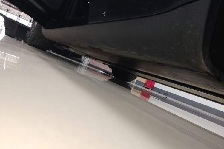 Used Tesla Model Y 2024 Rear-Wheel-Drive Version Left Side Sill