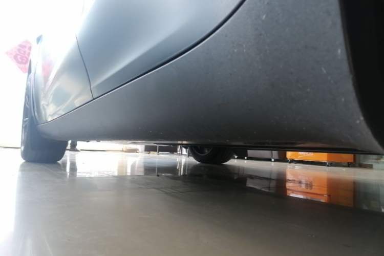 Used Tesla Model Y 2024 Rear-Wheel-Drive Version Left Side Sill