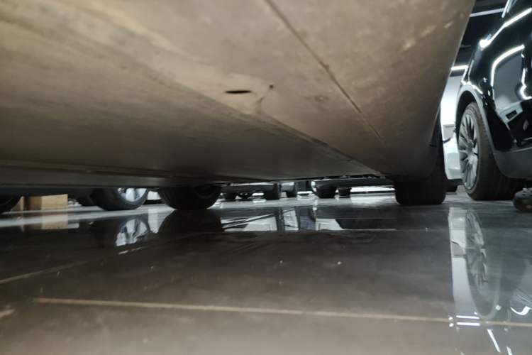 Used Tesla Model Y 2024 Rear-Wheel-Drive Version Left Side Sill