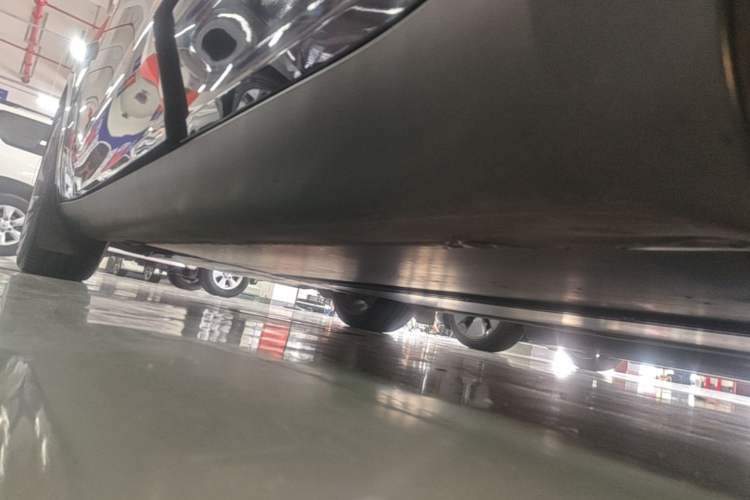 Used Tesla Model Y 2024 Rear-Wheel-Drive Version Left Side Sill