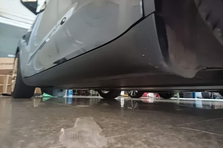 Used Tesla Model Y 2024 Rear-Wheel-Drive Version Left Side Sill
