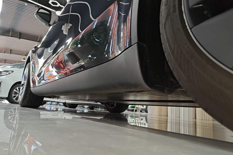Used Tesla Model Y 2024 Rear-Wheel-Drive Version Left Side Sill