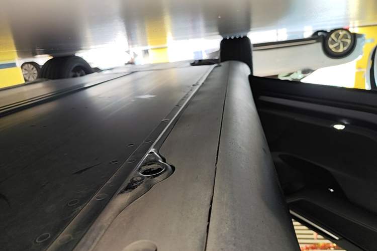 Used Tesla Model Y 2024 Rear-Wheel-Drive Version Left Side Sill