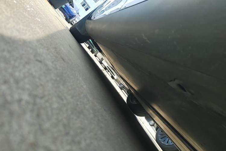 Used Tesla Model Y 2024 Rear-Wheel-Drive Version Left Side Sill