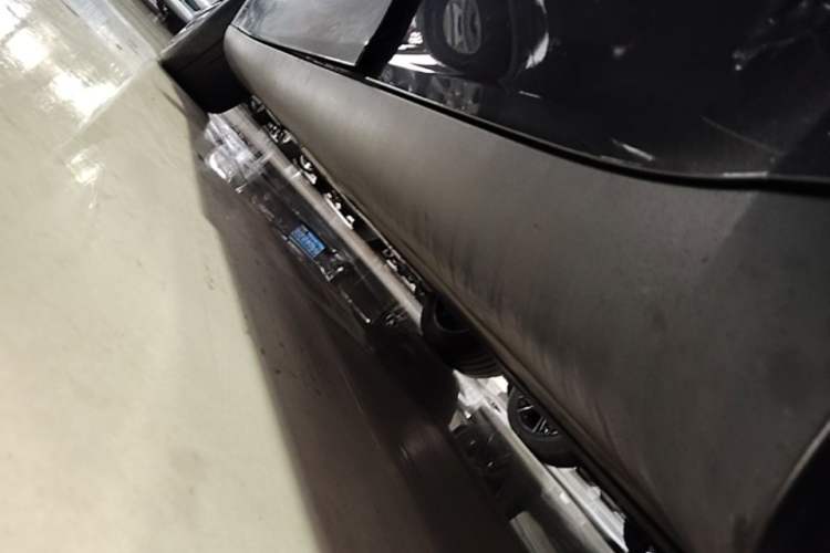 Used Tesla Model Y 2024 Rear-Wheel-Drive Version Left Side Sill
