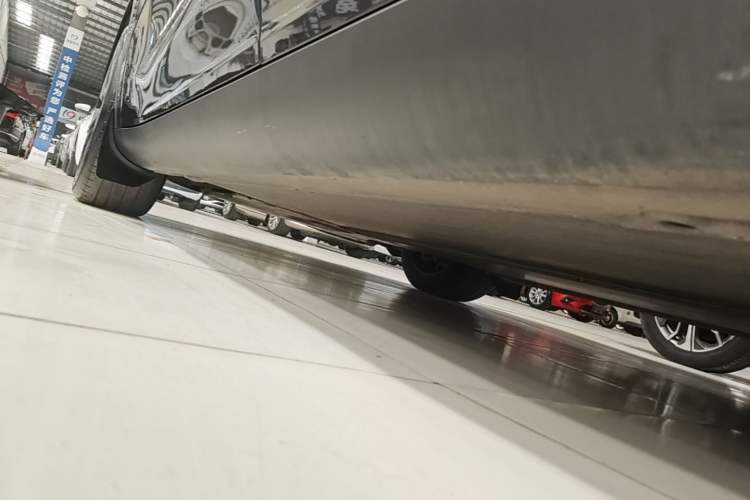 Used Tesla Model Y 2024 Rear-Wheel-Drive Version Left Side Sill