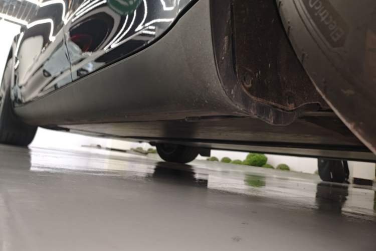 Used Tesla Model Y 2024 Rear-Wheel-Drive Version Left Side Sill
