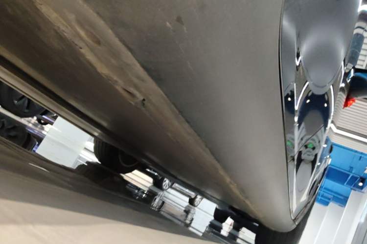 Used Tesla Model Y 2024 Rear-Wheel-Drive Version Left Side Sill
