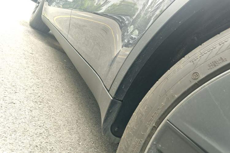 Used Tesla Model Y 2024 Rear-Wheel-Drive Version Left Side Sill