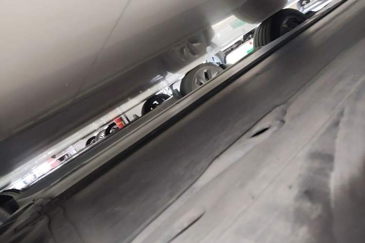 Used Tesla Model Y 2024 Rear-Wheel-Drive Version Left Side Sill