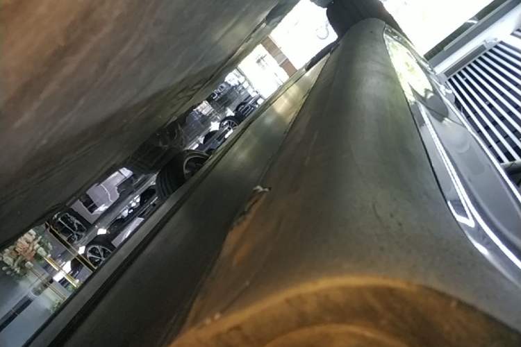 Used Tesla Model Y 2024 Long-Range All-Wheel-Drive Version Left Side Sill