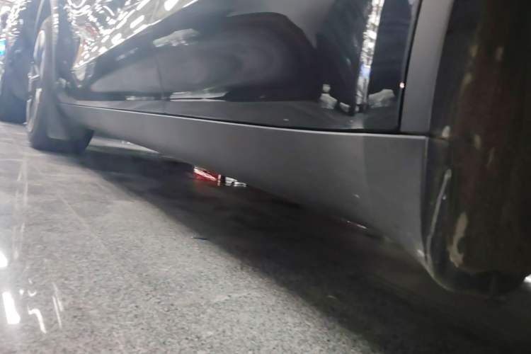 Used Tesla Model Y 2024 Rear-Wheel-Drive Version Left Side Sill