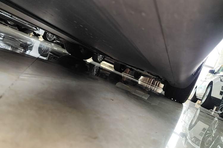 Used Tesla Model Y 2024 Long-Range All-Wheel-Drive Version Left Side Sill