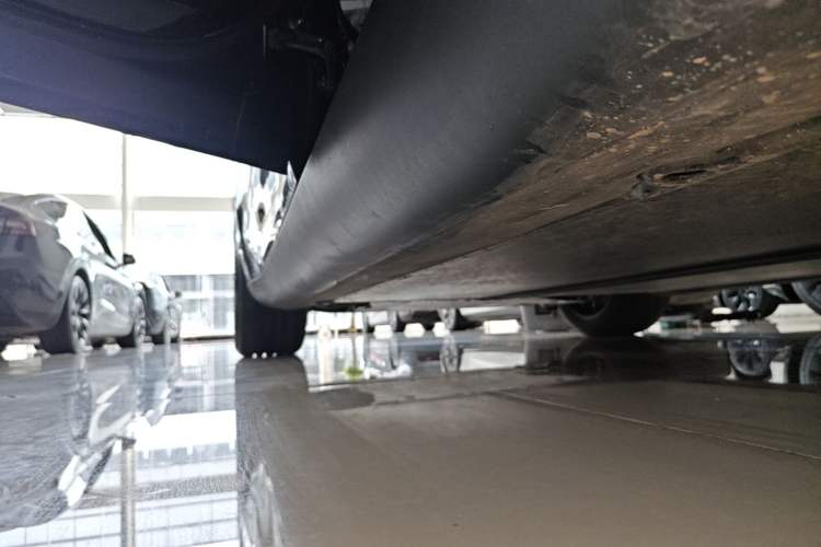 Used Tesla Model Y 2024 Rear-Wheel-Drive Version Left Side Sill