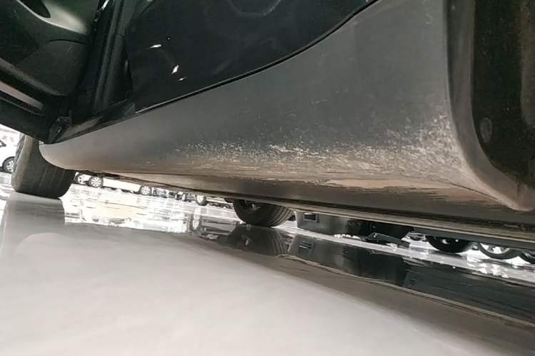 Used Tesla Model Y 2024 Rear-Wheel-Drive Version Left Side Sill