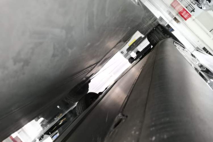 Used Tesla Model Y 2024 Long-Range All-Wheel-Drive Version Left Side Sill