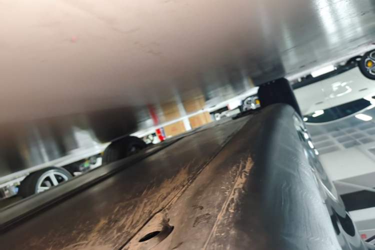 Used Tesla Model Y 2024 Long-Range All-Wheel-Drive Version Left Side Sill
