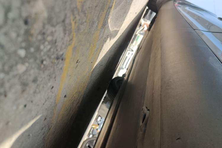 Used Tesla Model Y 2024 Rear-Wheel-Drive Version Left Side Sill