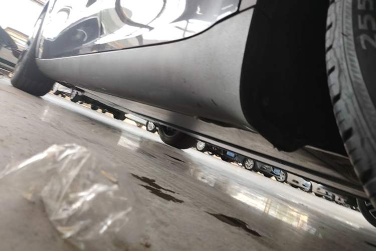 Used Tesla Model Y 2024 Rear-Wheel-Drive Version Left Side Sill