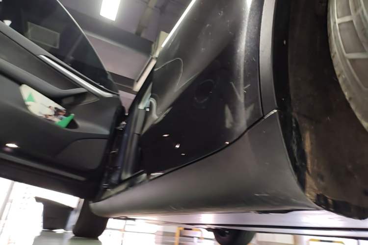 Used Tesla Model Y 2024 Rear-Wheel-Drive Version Left Side Sill