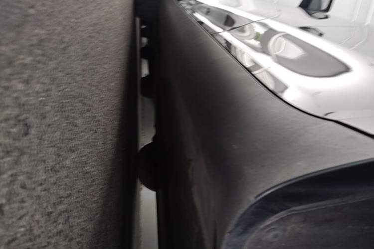 Used Tesla Model Y 2024 Rear-Wheel-Drive Version Left Side Sill