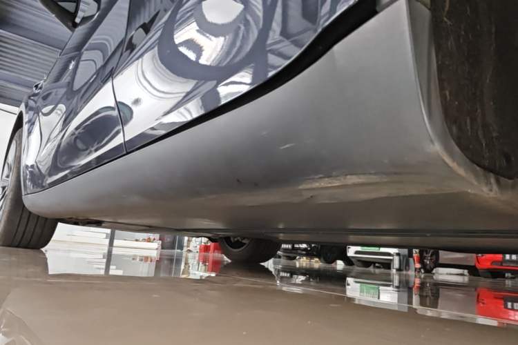 Used Tesla Model Y 2024 Rear-Wheel-Drive Version Left Side Sill