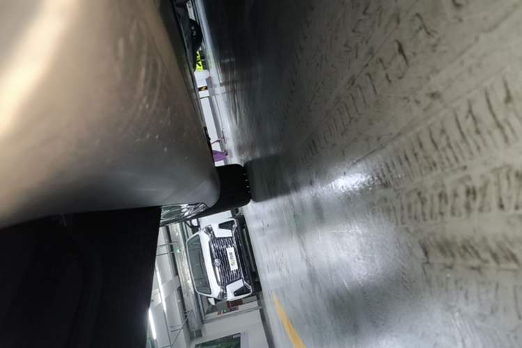 Used Tesla Model Y 2024 Rear-Wheel-Drive Version Left Side Sill
