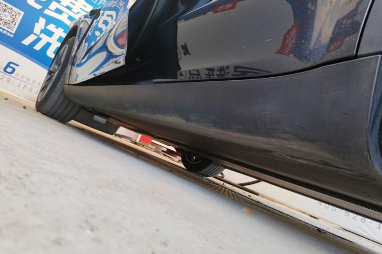 Used Tesla Model Y 2024 Rear-Wheel-Drive Version Left Side Sill