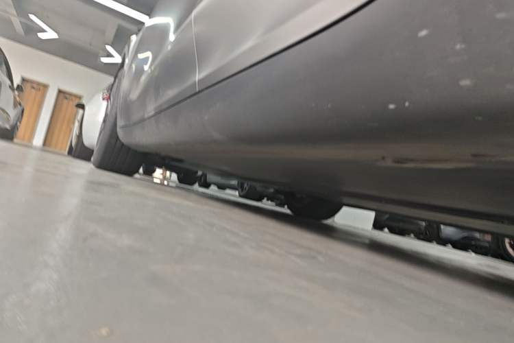 Used Tesla Model Y 2024 Rear-Wheel-Drive Version Left Side Sill