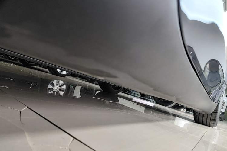 Used Tesla Model Y 2024 Rear-Wheel-Drive Version Left Side Sill