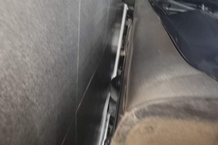 Used Tesla Model Y 2024 Rear-Wheel-Drive Version Left Side Sill