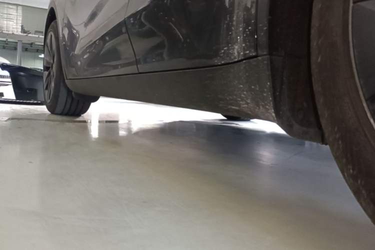 Used Tesla Model Y 2024 Rear-Wheel-Drive Version Left Side Sill