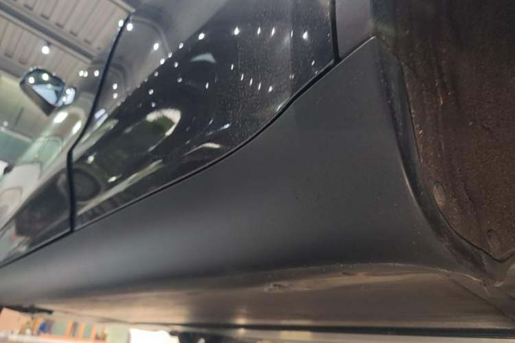 Used Tesla Model Y 2024 Rear-Wheel-Drive Version Left Side Sill