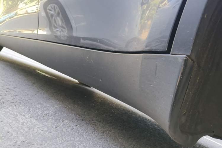 Used Tesla Model Y 2024 Rear-Wheel-Drive Version Left Side Sill