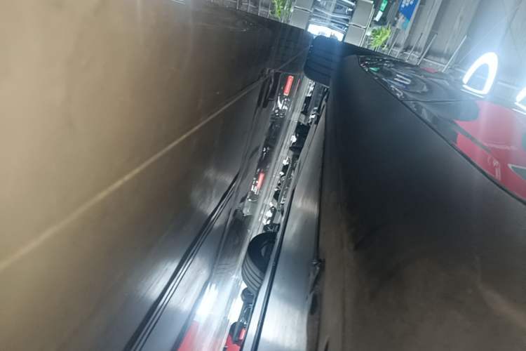 Used Tesla Model Y 2024 Rear-Wheel-Drive Version Left Side Sill