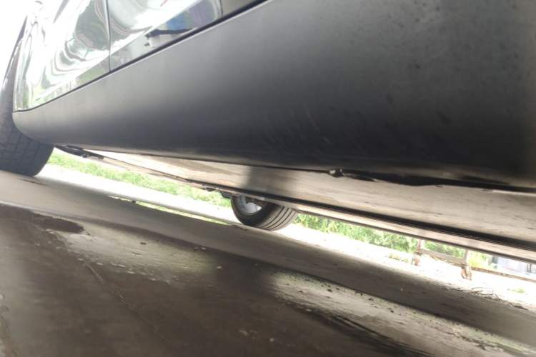 Used Tesla Model Y 2024 Rear-Wheel-Drive Version Left Side Sill