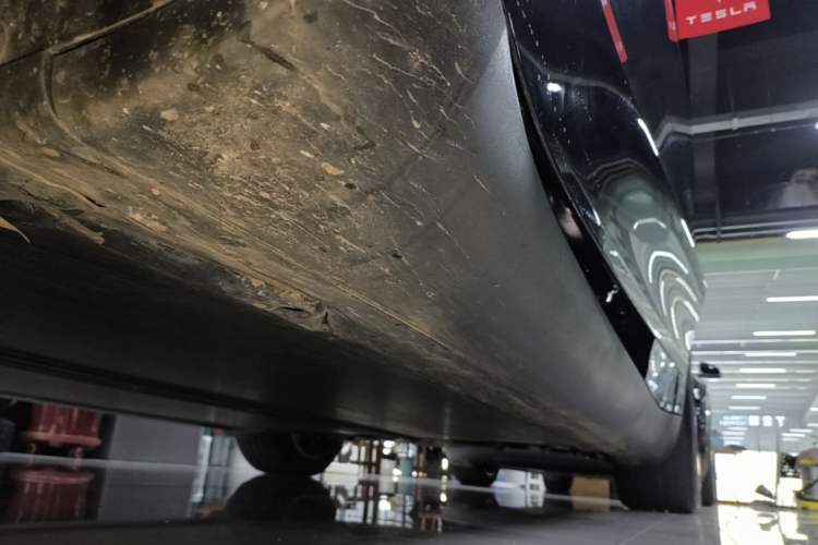 Used Tesla Model Y 2024 Rear-Wheel-Drive Version Left Side Sill