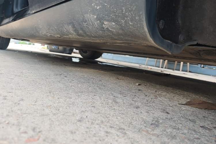 Used Tesla Model Y 2024 Long-Range All-Wheel-Drive Version Left Side Sill