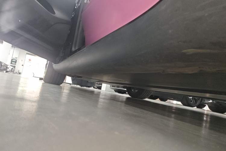 Used Tesla Model Y 2024 Rear-Wheel-Drive Version Left Side Sill